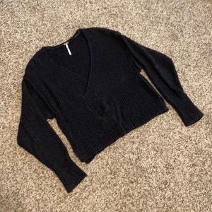 FREE PEOPLE - Black v neck sweater